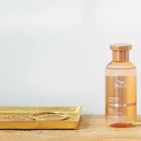 Wella Professionals Ultimate Smooth Shampoo 250ml